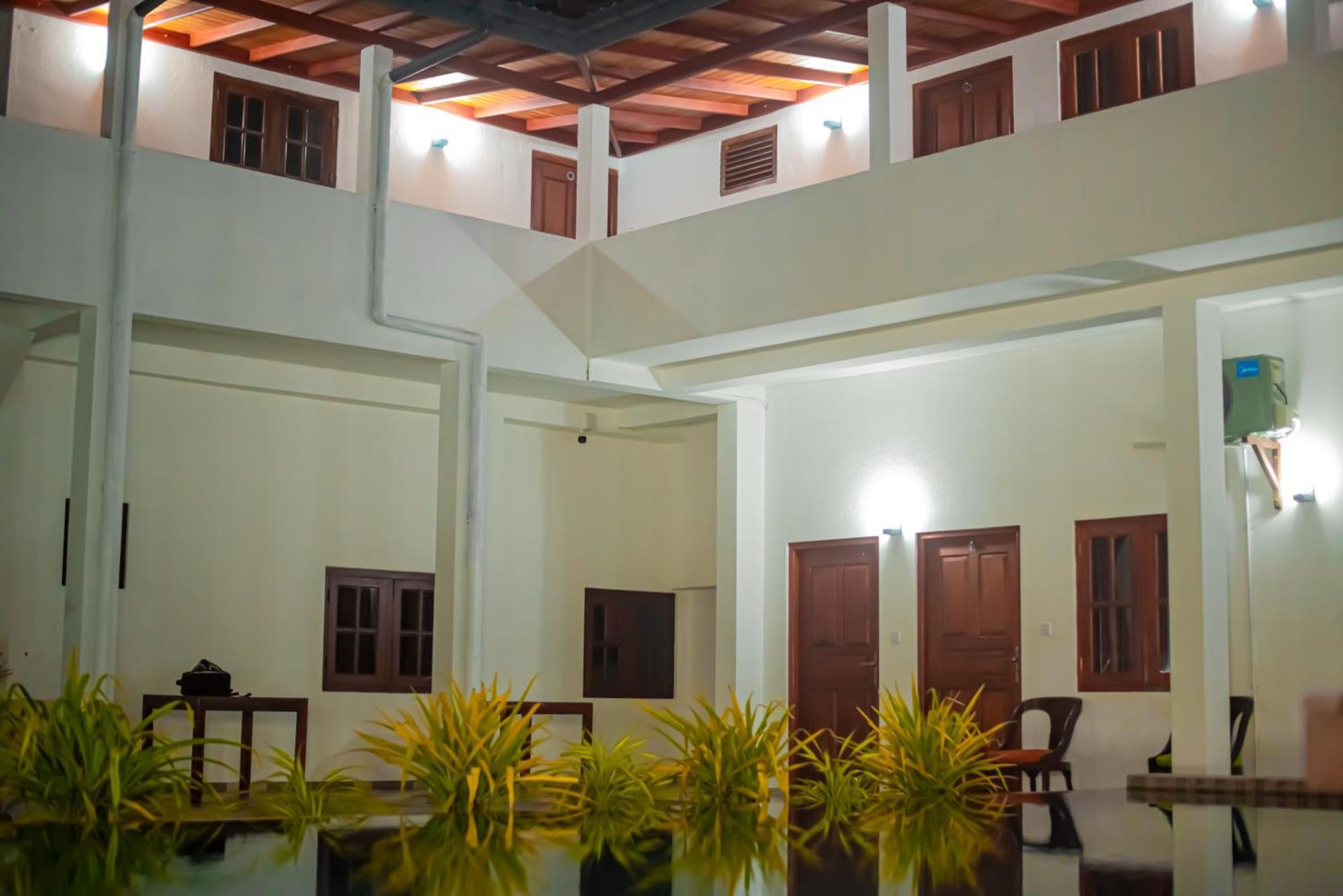 Sundowners Guesthouse Hikkaduwa Exterior foto