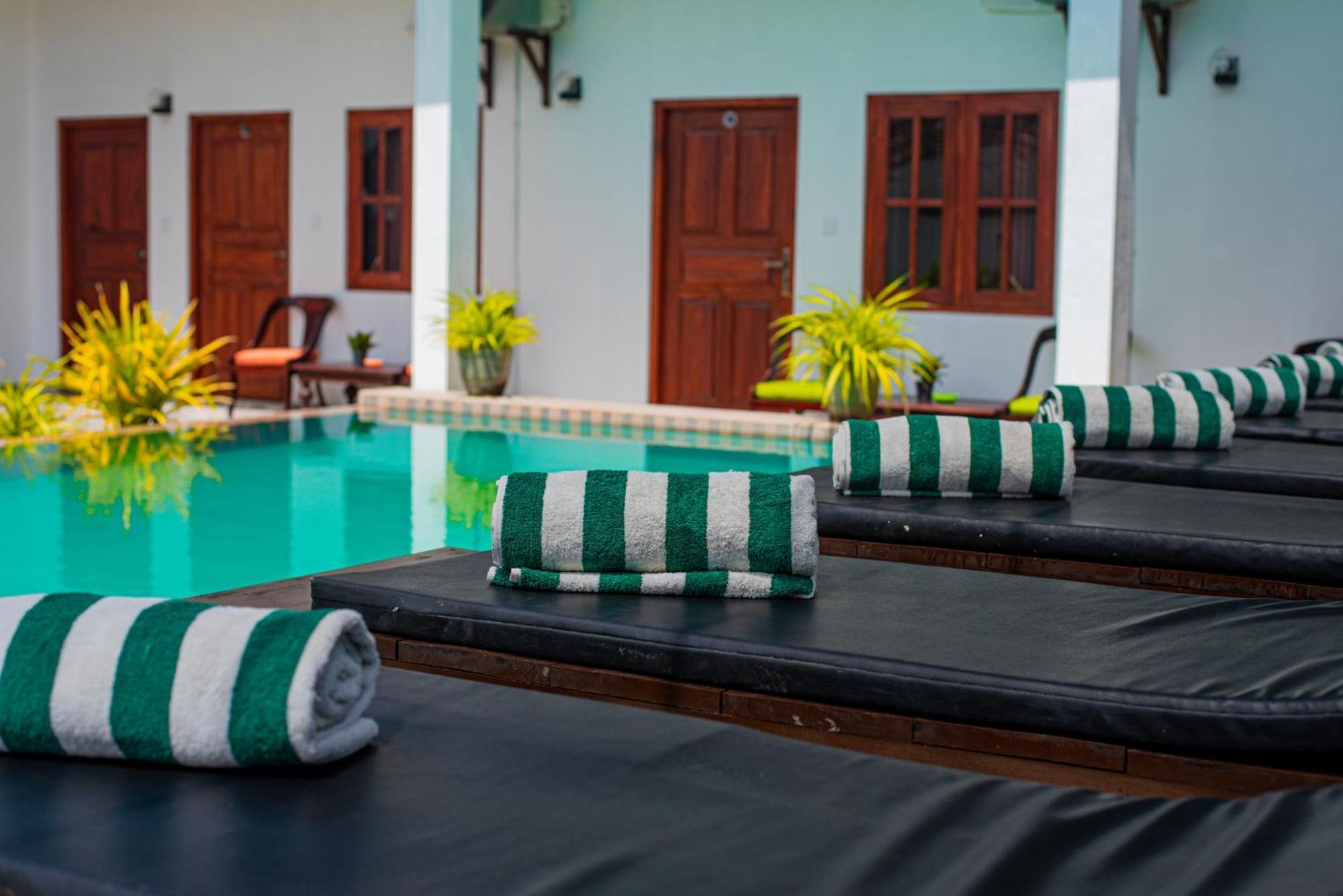 Sundowners Guesthouse Hikkaduwa Exterior foto
