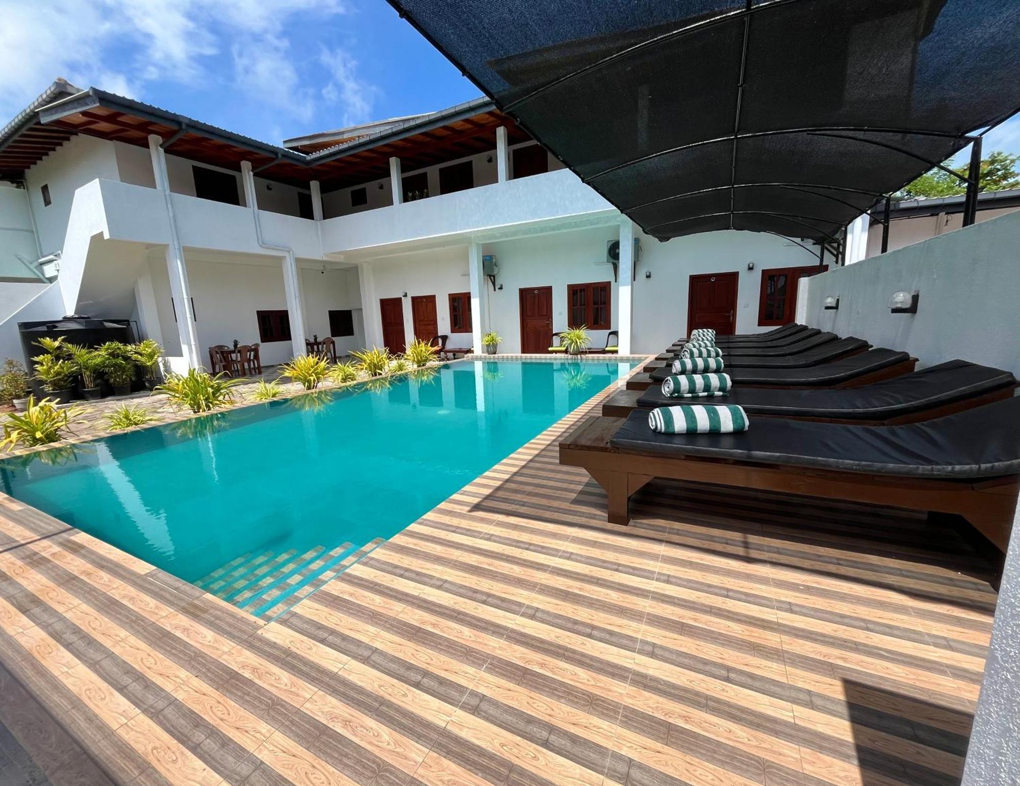 Sundowners Guesthouse Hikkaduwa Exterior foto